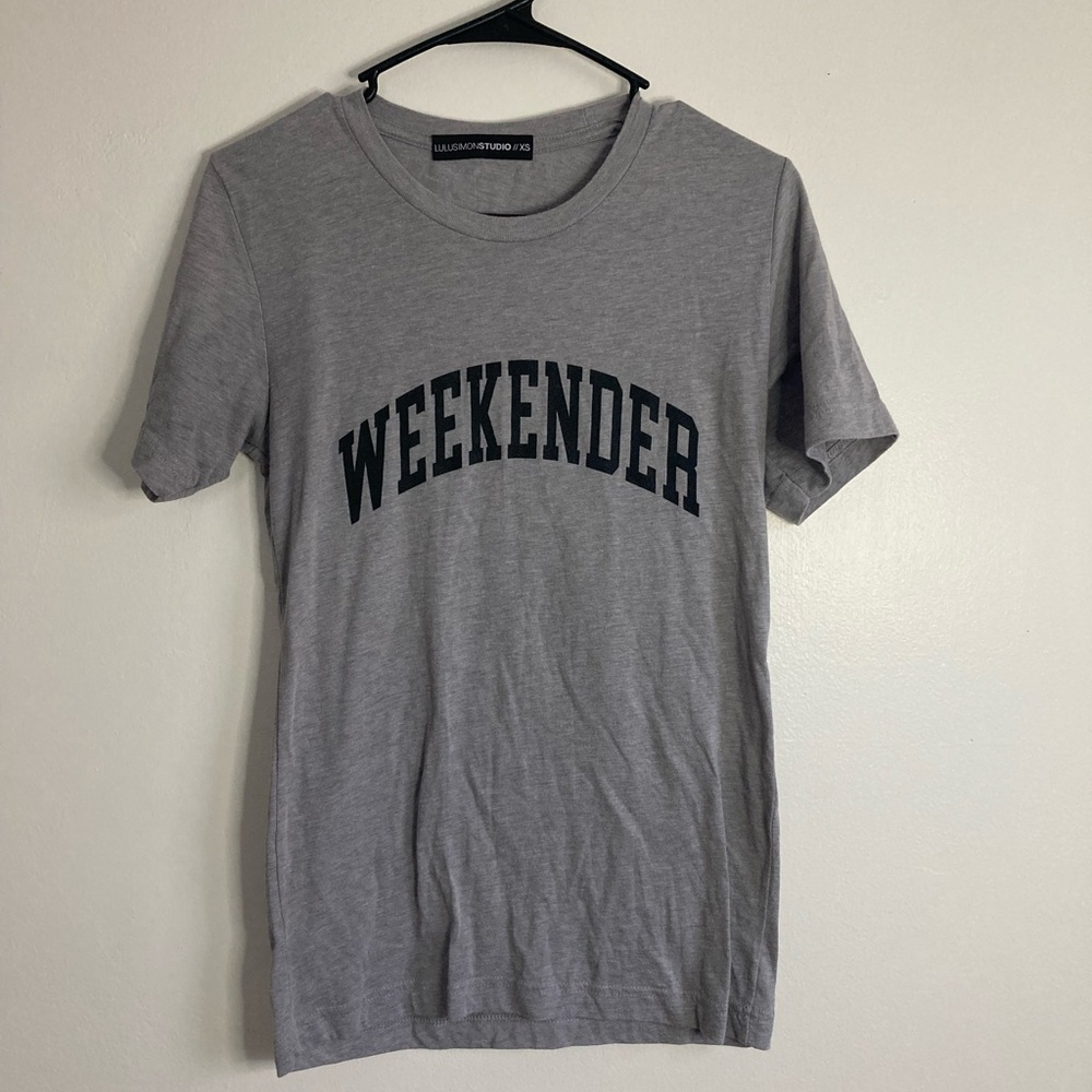 Lulusimon Studio Weekenders Light Gray Short Sleeve Tee